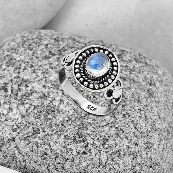 Rainbow moonstone, sterling silver rings - Picture 3 of 3
